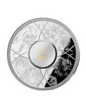 Silbermedaille mit „Gekreutzten Schwerter"-&nbsp;Knopf feiert 315 Jahre der Porzellanherstellung in Meissen. Ist in 4 Teile durch die gekreutzten&nbsp;Schwertlinien und den&nbsp;kultigsten Mustern von Meissen geteilt.