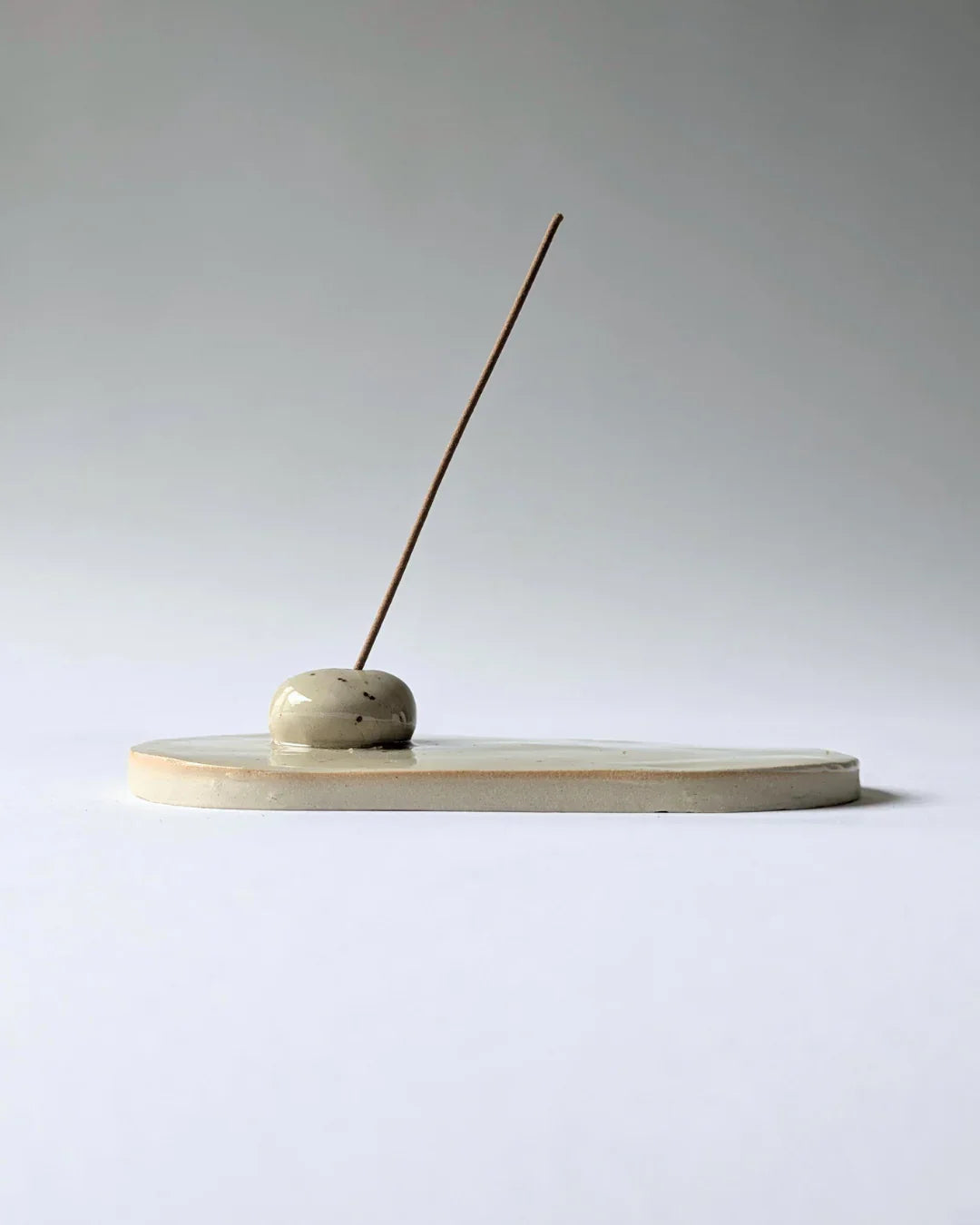 no need for more - Räucherstäbchenhalter - Keramik - Palo Santo