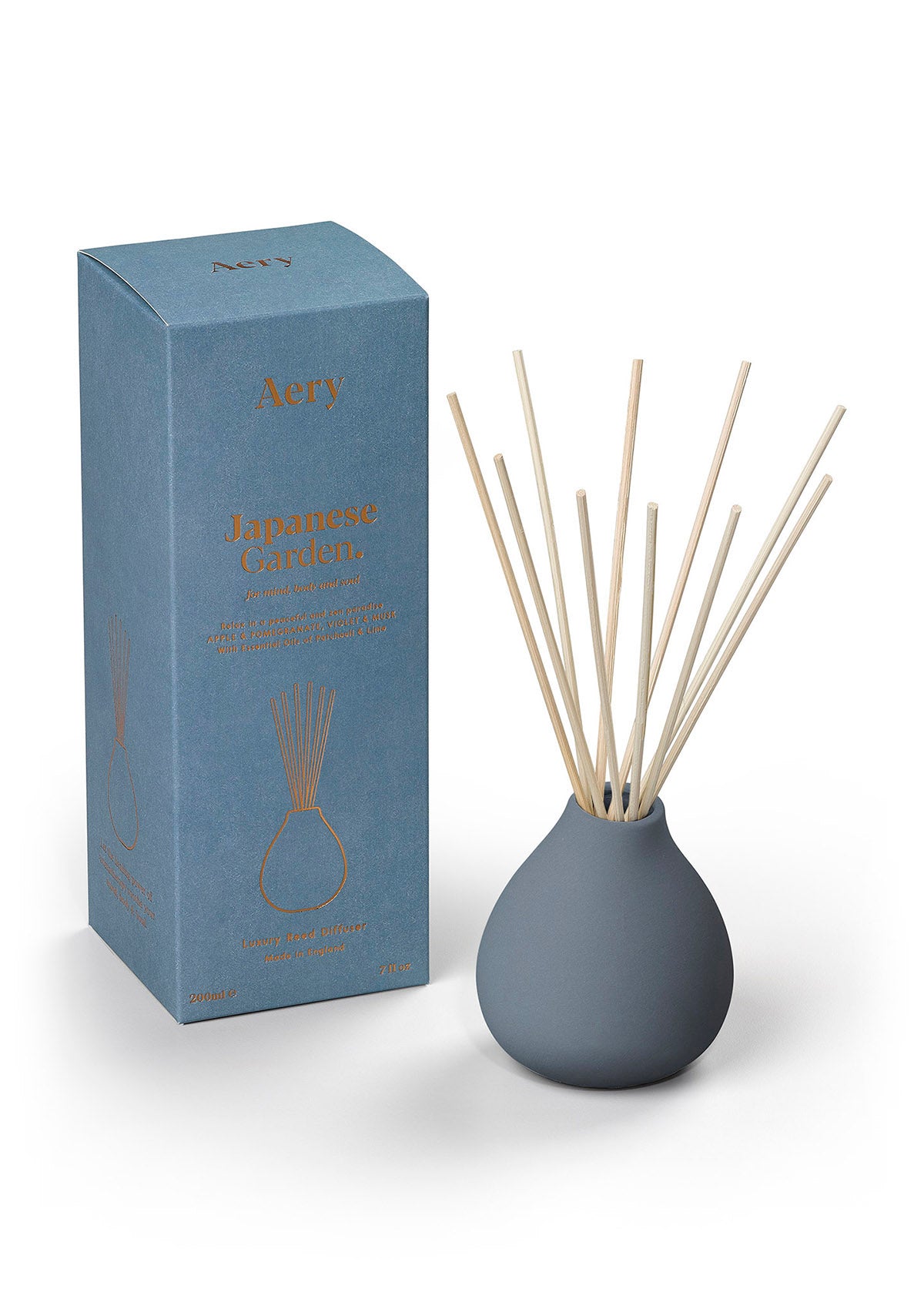 Blauer Aery Japanese Garden Duftdiffusor mit Holzstäbchen und Verpackung mit goldener Schrift;