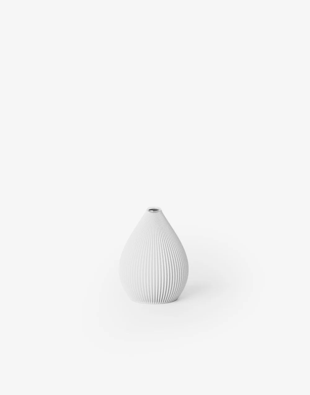 Kleine Vase mit ballonförmiger, gerippter Oberfläche in Weiß;