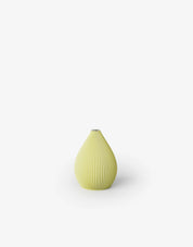 Kleine Vase mit ballonförmiger, gerippter Oberfläche in Gelb;